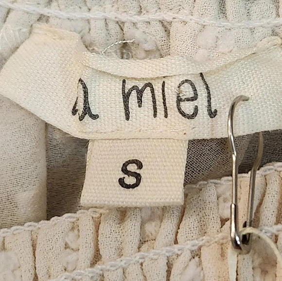 La Miel cream polka dot sheer bell sleeve - Picture 3 of 6